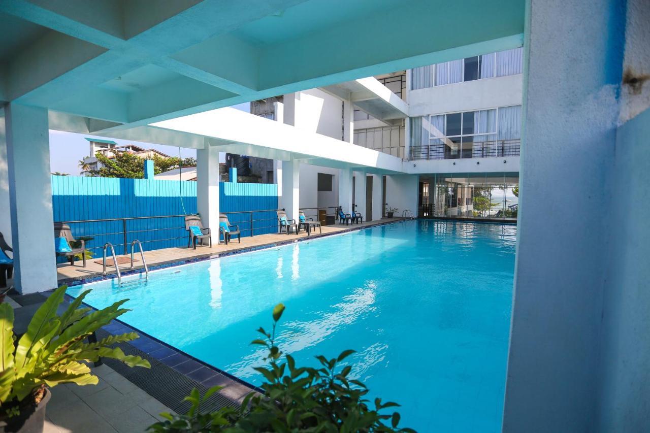 Twenty Two Binaweli Hotel Уелигама Екстериор снимка